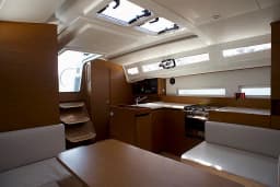 Sun Odyssey 410 in Skiathos thumbnail 7