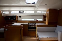 Sun Odyssey 410 in Skiathos thumbnail 8