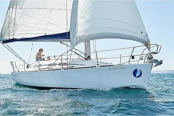 Elan 31 in Vigo / Real Club Nautico de Vigo - image 1