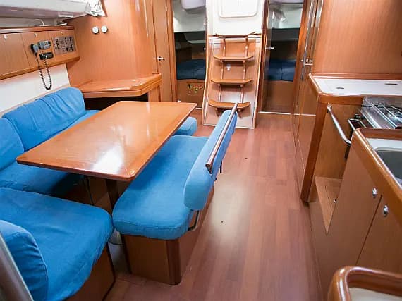 Oceanis 43 in Piombino / Salivoli - Photo 3