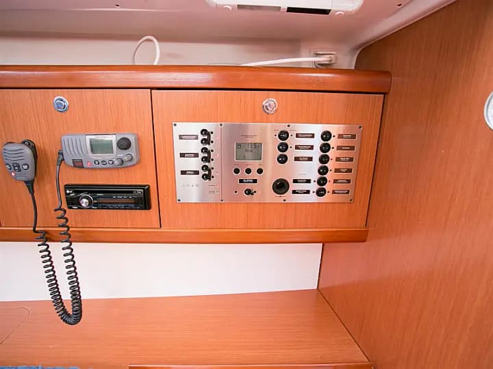 Oceanis 43 in Piombino / Salivoli - Photo 5