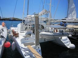 Lagoon 380 in Lavrion Main Port thumbnail 8