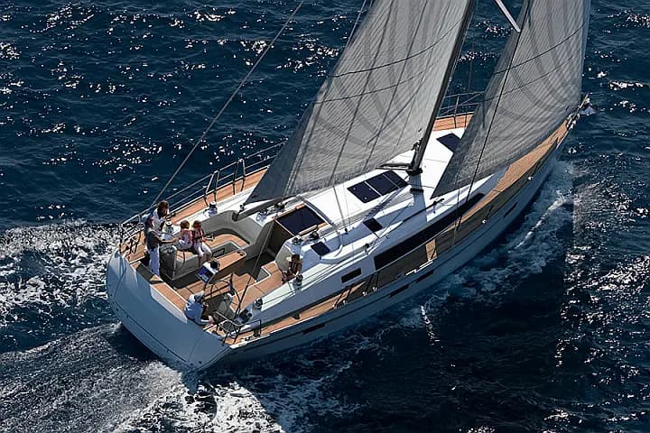 Bavaria Cruiser 46 in Sardinia / Portisco / Marina di Portisco - Photo 5