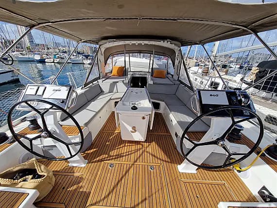 Oceanis 51.1 in Sardinia / Cagliari / Marina di Cagliari - Photo 1