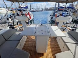 Oceanis 51.1 in Sardinia / Cagliari / Marina di Cagliari thumbnail 11