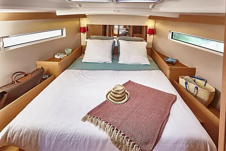 Sun Odyssey 440 in Athens / Alimos Marina - Photo 5