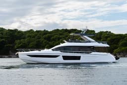 Azimut 68E in Šibenik / D-Marin Marina Mandalina thumbnail 11