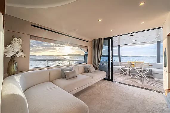 Azimut 68E in Šibenik / D-Marin Marina Mandalina - Photo 3