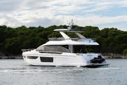 Azimut 68E in Šibenik / D-Marin Marina Mandalina thumbnail 9