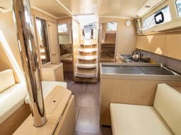 Oceanis 41.1 in Lefkada / Nikiana Marina thumbnail 2