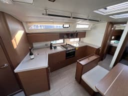 Oceanis 46.1 in Lefkada / Nikiana Marina thumbnail 16