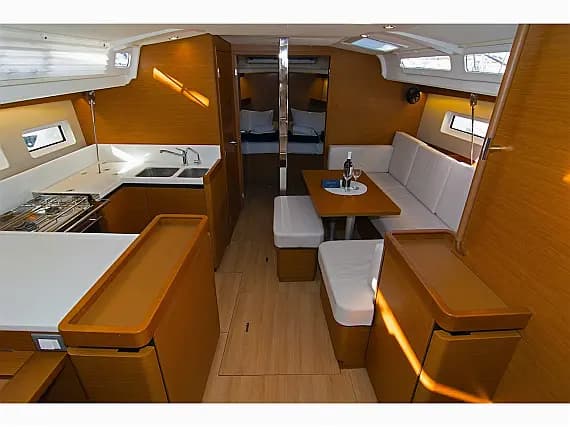 Sun Odyssey 440 in Split / ACI Marina Split - Photo 2