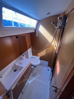 Sun Odyssey 509 in Sukošan / D-Marin Dalmacija Marina thumbnail 16
