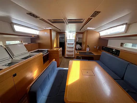 Sun Odyssey 509 in Sukošan / D-Marin Dalmacija Marina - Photo 3