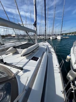 Sun Odyssey 509 in Sukošan / D-Marin Dalmacija Marina thumbnail 9