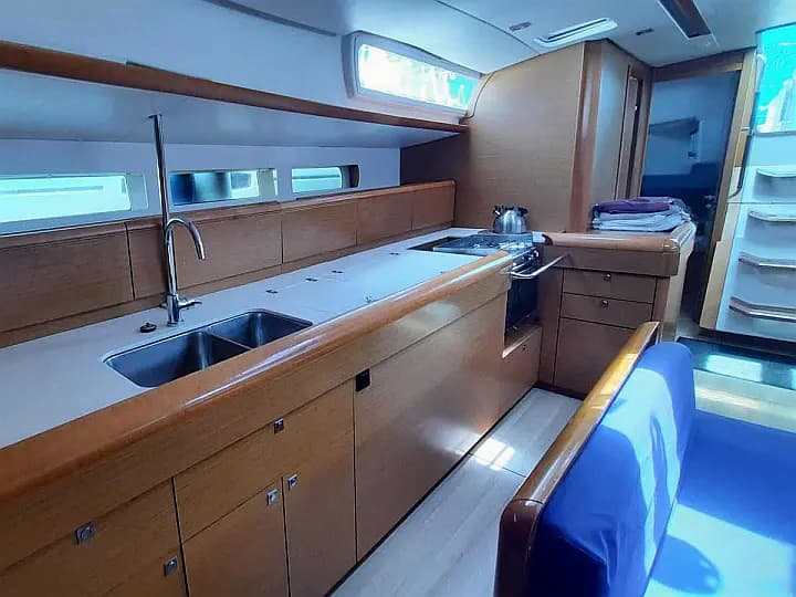 Sun Odyssey 509 in Dènia / Marina de Dènia - Photo 4