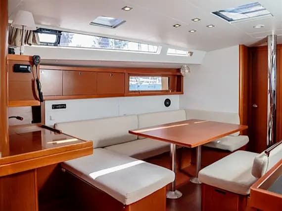 Oceanis 48 in La Spezia / Porto Mirabello - Photo 3