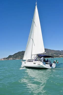 Oceanis 48 in La Spezia / Porto Mirabello thumbnail 8