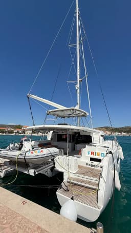 Lagoon 46 in Rogoznica / Marina Frapa thumbnail 7