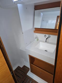 Dufour 470 in Skradin / ACI Marina Skradin thumbnail 16