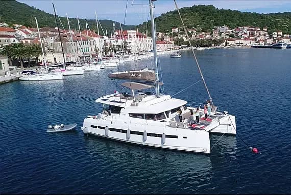 Bali 5.4 in Kaštel Gomilica / Marina Kaštela - image 1