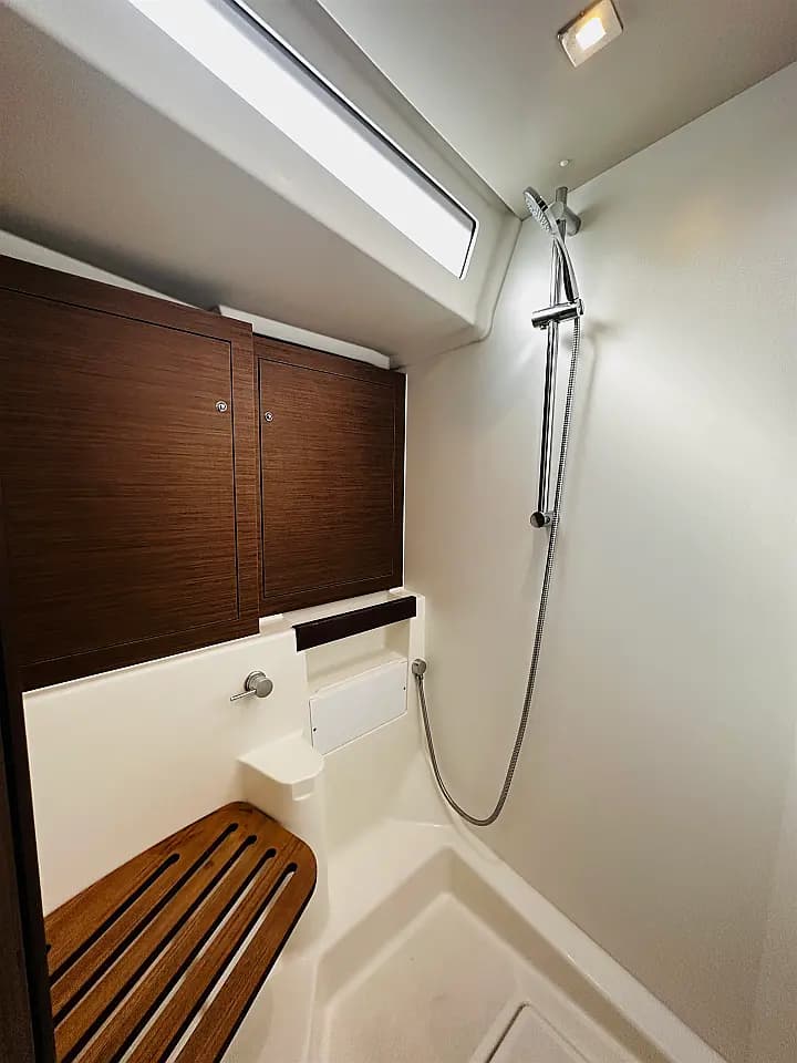 Oceanis 51.1 in Athens / Alimos Marina - Photo 4