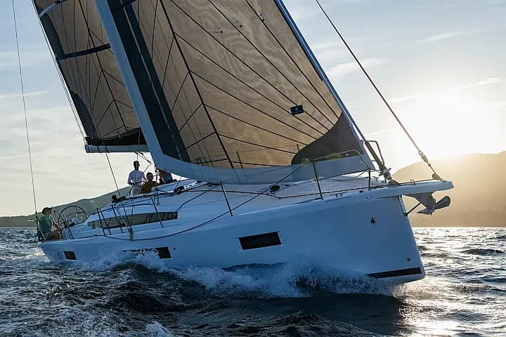 Sun Odyssey 415 in Mallorca / Palma de Mallorca / La Lonja Marina Charter - Photo 5