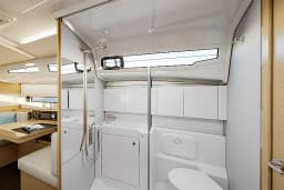 Sun Odyssey 415 in Mallorca / Palma de Mallorca / La Lonja Marina Charter thumbnail 7