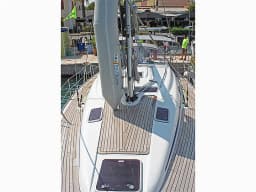 Bavaria 39 Cruiser in Lavrion Main Port thumbnail 10