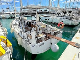 Oceanis 35 in Sukošan / D-Marin Dalmacija Marina thumbnail 6