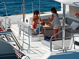 Lagoon 450 Fly in Santorini / Vlichada port thumbnail 12