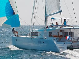 Lagoon 450 Fly in Santorini / Vlichada port thumbnail 7