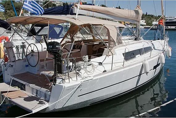Dufour 382 Grand Large in Nikiti - Chalkidiki / Nikiti - Photo 1