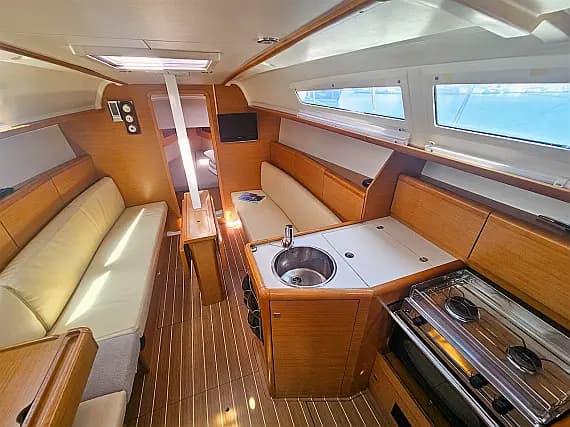 Sun Odyssey 33i in Izola / Marina Izola - Photo 3