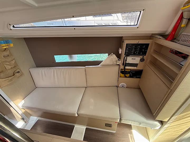 Oceanis 30.1 in Sukošan / D-Marin Dalmacija Marina - Photo 5
