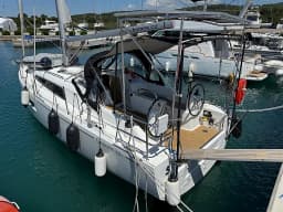 Oceanis 30.1 in Sukošan / D-Marin Dalmacija Marina thumbnail 9