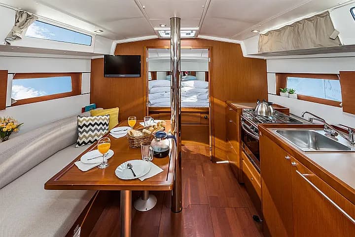 Oceanis 38.1 in Pomer / ACI Marina Pomer - Photo 5