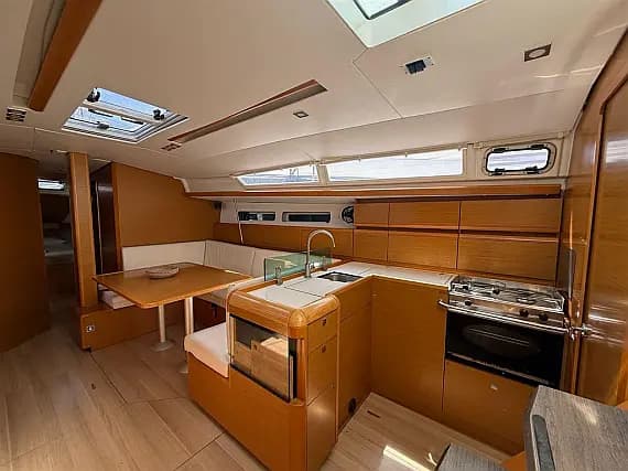 Sun Odyssey 449 in Ibiza / Club Nautico Ibiza - Photo 3