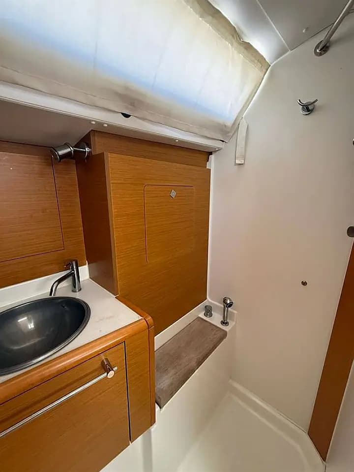 Sun Odyssey 449 in Ibiza / Club Nautico Ibiza - Photo 4