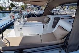 Sun Odyssey 410 in Marmaris Yacht Marina thumbnail 23