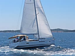 Sun Odyssey 509 in Sukošan / D-Marin Dalmacija Marina thumbnail 8