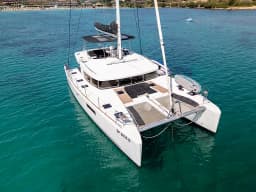 Lagoon 52F in Sardinia / Portisco / Cala dei Sardi thumbnail 46
