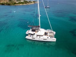 Lagoon 52F in Sardinia / Portisco / Cala dei Sardi thumbnail 51