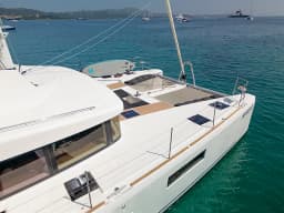 Lagoon 52F in Sardinia / Portisco / Cala dei Sardi thumbnail 59