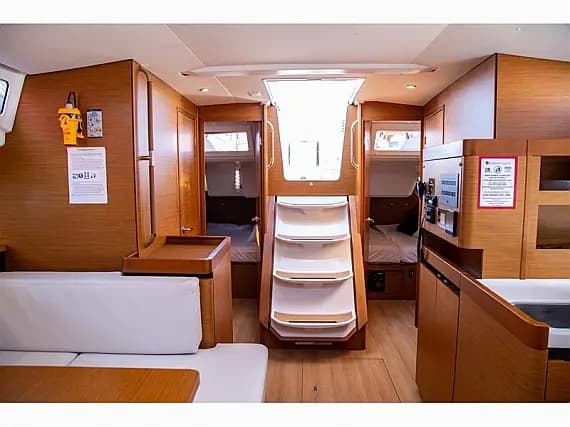 Sun Odyssey 490 in Lavrion Main Port - Photo 3