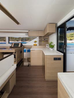 Lagoon 51 in Kaštel Gomilica / Marina Kaštela thumbnail 8