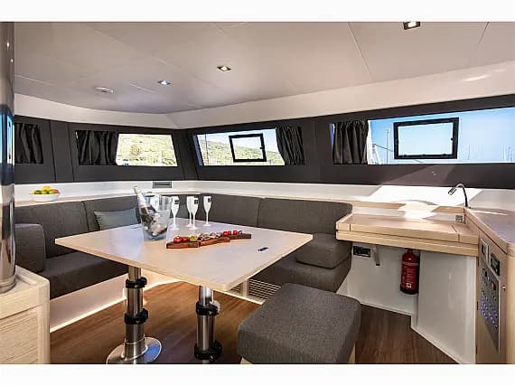 Dufour Catamaran 48 in Primošten / Marina Kremik - Photo 3