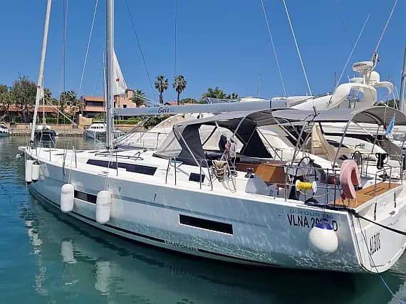 Dufour 530 in Sicily / Furnari / Marina Portorosa - image 1