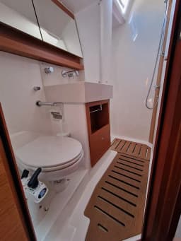Dufour 530 in Sicily / Furnari / Marina Portorosa thumbnail 5