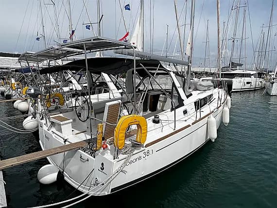 Oceanis 38.1 in Sukošan / D-Marin Dalmacija Marina - Photo 1